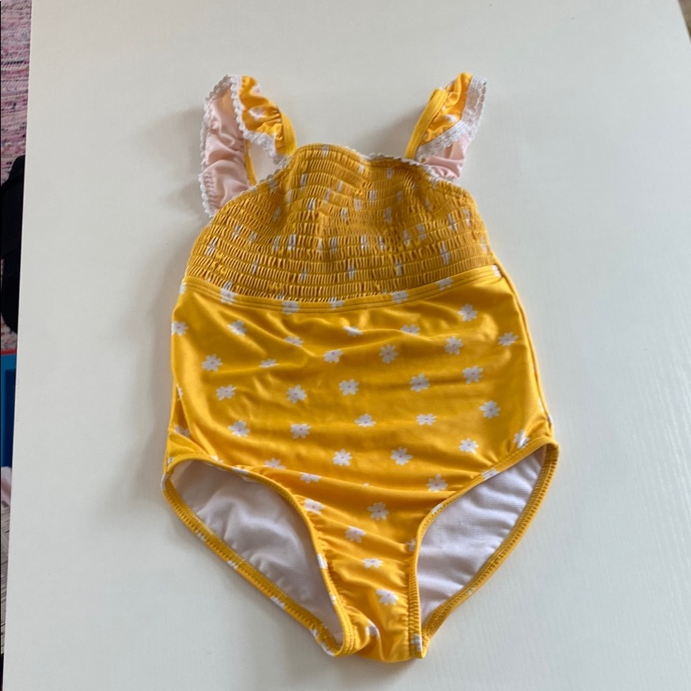 Wonder Nation Yellow and White Garment